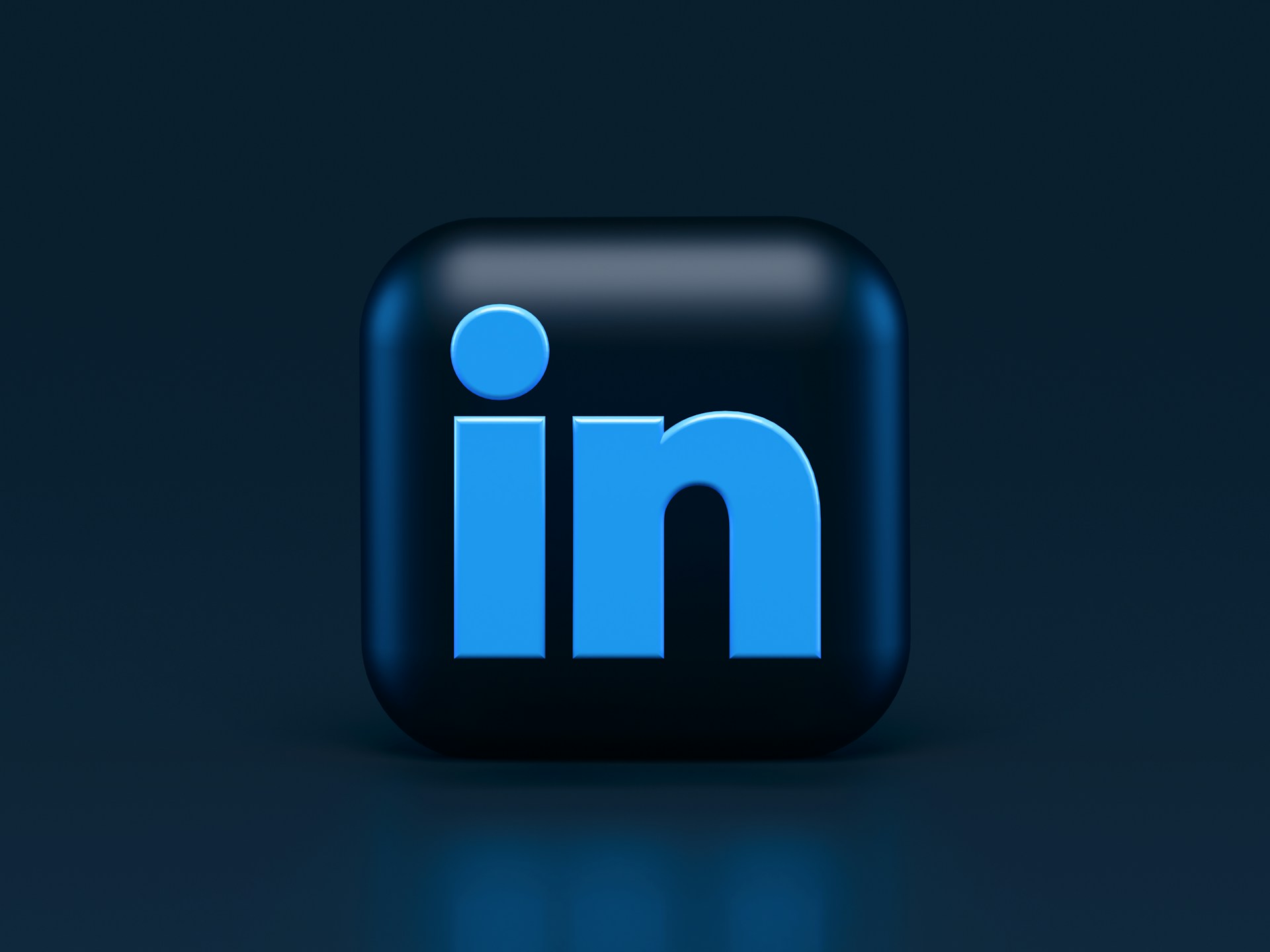 Why Your LinkedIn Profile Gets Ignored (And What Recruiters Actually Look For)